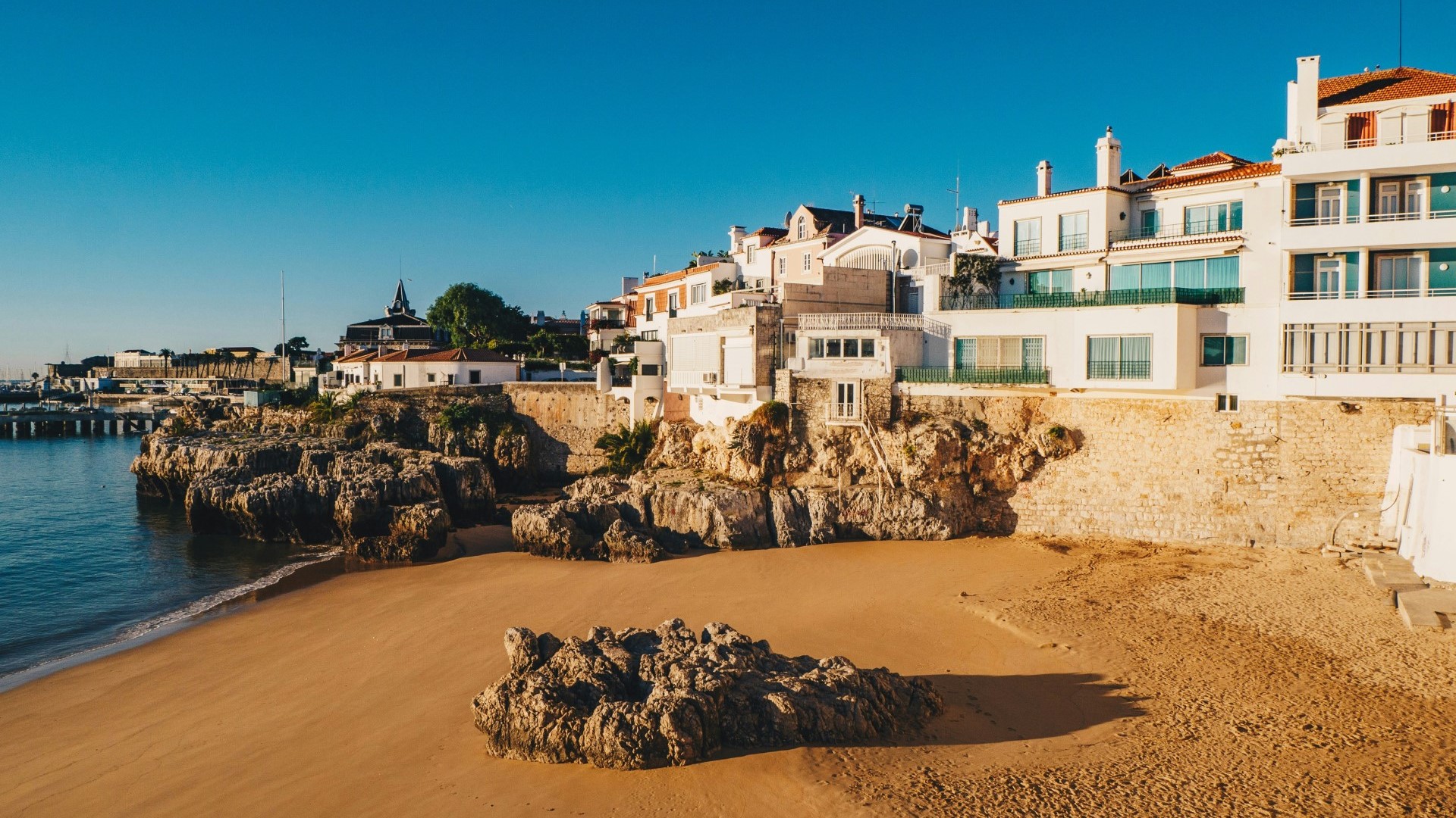 Lisbon private coastal tour